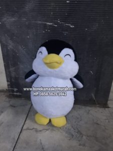 boneka pinguin kecil